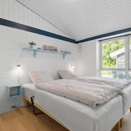 3 Bedroom Cozy In Blavand Holiday home Ho